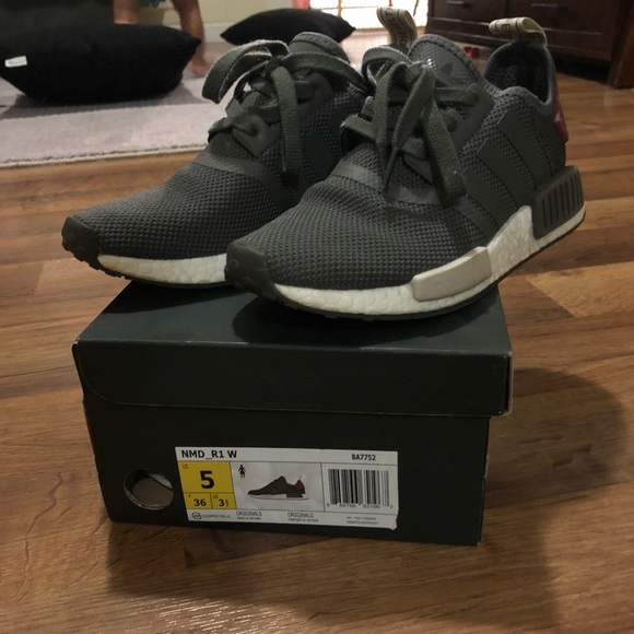 Adidas NMD R1 women’s sz 5 grey/maroon - Picture 2 of 8